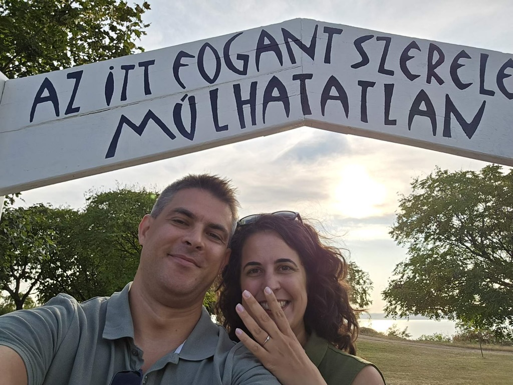 Erzsó és István eljegyzése Balatonvilágoson, 2025